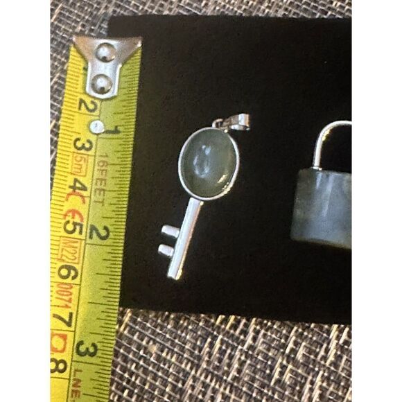 Green Aventurine Set Of 2 Lock And Key Pendant Silver tone - Picture 3 of 3